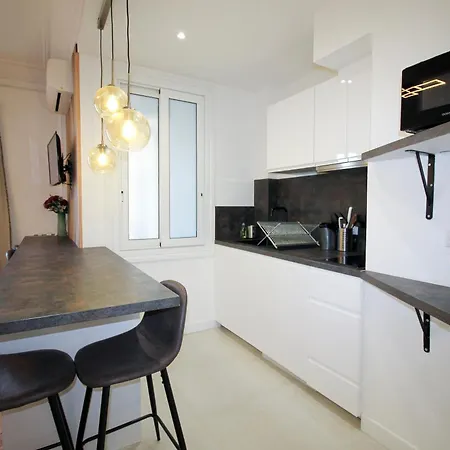 Clemenceau 2 Confortable Clim Et Dressing Proche Gare Apartment