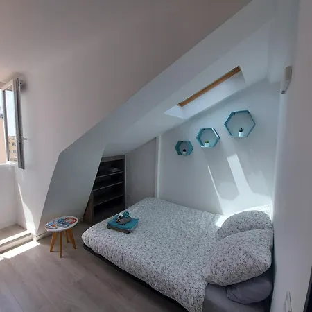 Apartment Centre De : Renove, Climatise Et Calme *