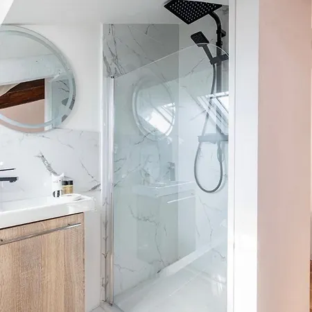 Apartment Charmante Studette Cosy Renove Au Coeur De Nice