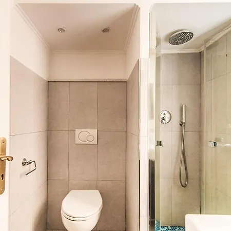 Fiora- Cosy Studio, 2 Min Des Plages - Promenade Des Apartment