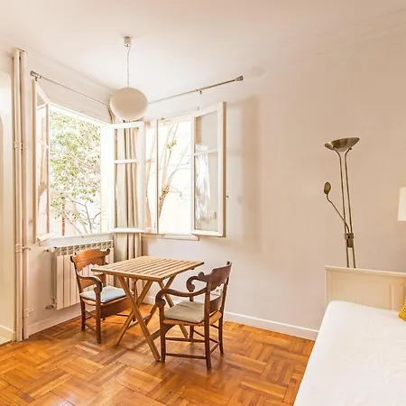 Apartment Fiora- Cosy Studio, 2 Min Des Plages - Promenade Des