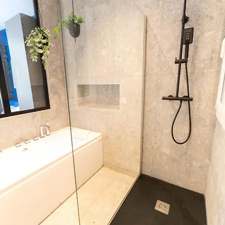 Centre - Loft - Balneo 1 Apartment