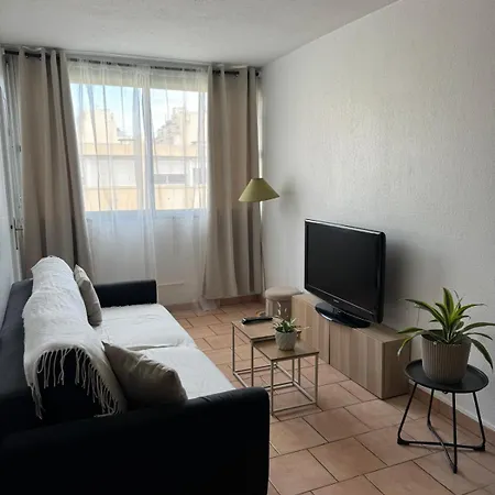 Entre Aeroport Et Promenade Des Apartment