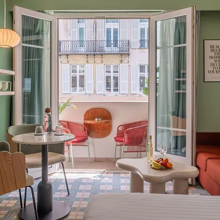 Ammi Lafayette 3* Nice