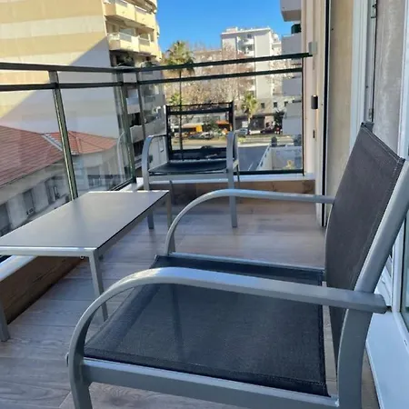 Appartement Super Avec Piscine A 60 M De La *