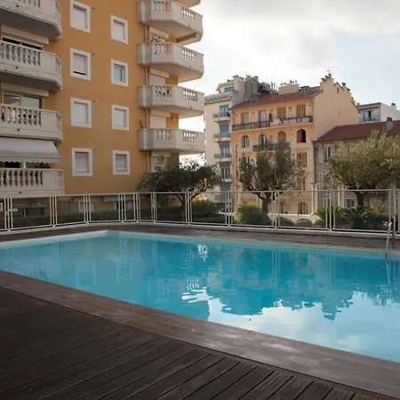 Super Avec Piscine A 60 M De La * Nice