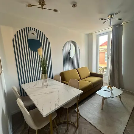 Moon Apartment *