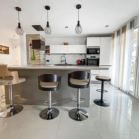 Apartman Escapade A - T2 Cosy, Clim & Balcon Nizza