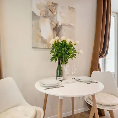 Renting - Honey Moon Massena - Luxe - Jaccuzzi - Terrasse - King Bed - Ac * Nizza
