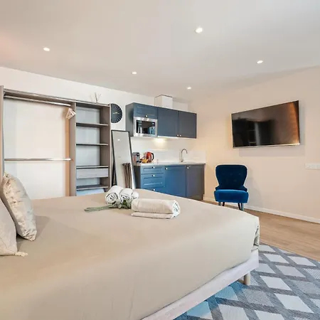 Renting - Honey Moon Massena - Luxe - Jaccuzzi - Terrasse - King Bed - Ac Appartamento *