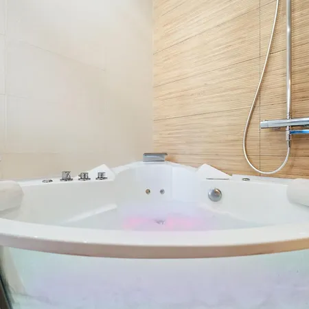 Appartamento Renting - Honey Moon Massena - Luxe - Jaccuzzi - Terrasse - King Bed - Ac Nizza