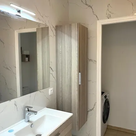 Beautiful With Parking Place Massena Apartment *