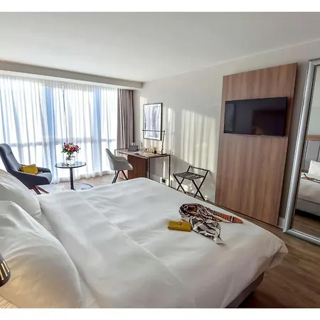 Radisson Blu Ξενοδοχείο 4*