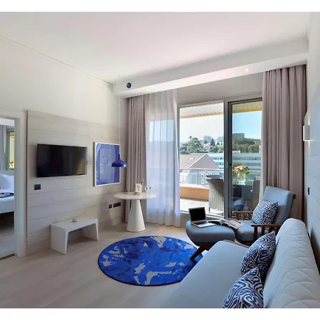 Radisson Blu 4*