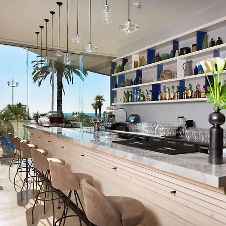 Ξενοδοχείο Radisson Blu 4*