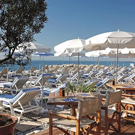 Radisson Blu Ξενοδοχείο 4*