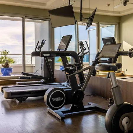 Ξενοδοχείο Radisson Blu 4*