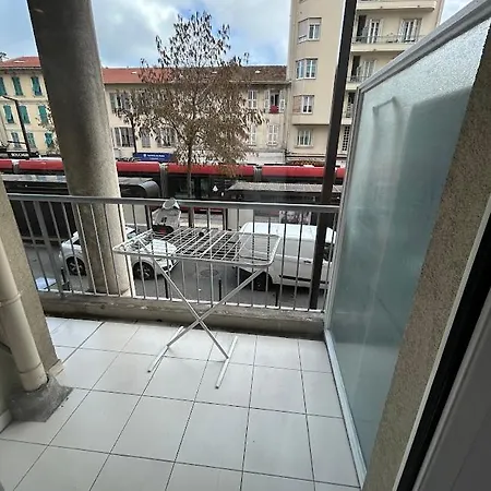 Joli Au Bord De * Nice