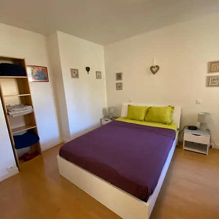 Massena : A Proximite De Apartment