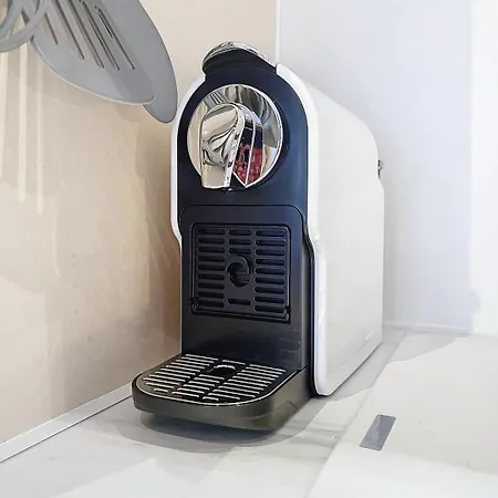 Appartement Cosy Avec Jardin Privatif - Carabacel, Nice