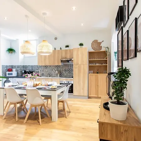 #34 Lamartine 3 Bdrs Ac Balcony 10mins Walk To Old Town 아파트 *