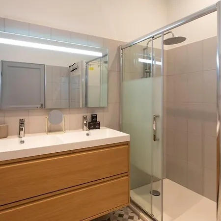 아파트 #34 Lamartine 3 Bdrs Ac Balcony 10mins Walk To Old Town