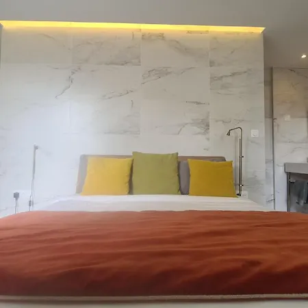 Hotel Le Petit Trianon Et Le Charme Des