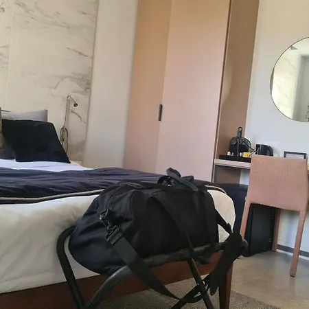 Le Petit Trianon Et Le Charme Des Hotel Nice