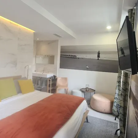 Hotel Le Petit Trianon Et Le Charme Des Nice
