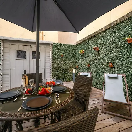 Charme Nicois Avec Terrasse En Apartment Nice