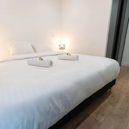 Magnifique Avec Piscine Et Jardin Apartament *