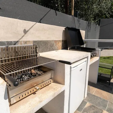 Magnifique Avec Piscine Et Jardin Apartament *