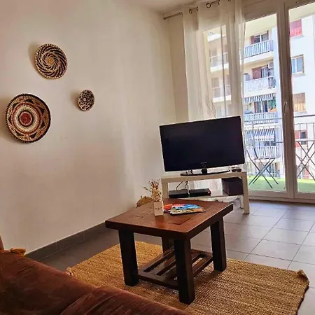 Apartment T2 Dernier Etage Avec Terrasse 5 Min De La Nice