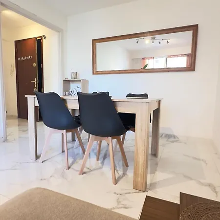 Apartment Magnifique Grand 2 Pieces Moderne Lumineux Au Calme Avec Grande Terrasse A 15mn En Bus Centre-ville, Gare Et Promenade Des *
