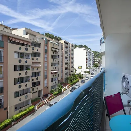 Air-conditioned District Bornala Apartment *