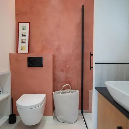 Guestready - Spacious Comfort With Sunny Garden Gæstehus *