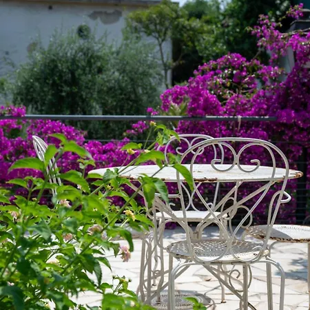 Guestready - Spacious Comfort With Sunny Garden Nice