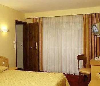 Hotel Massenet 3*