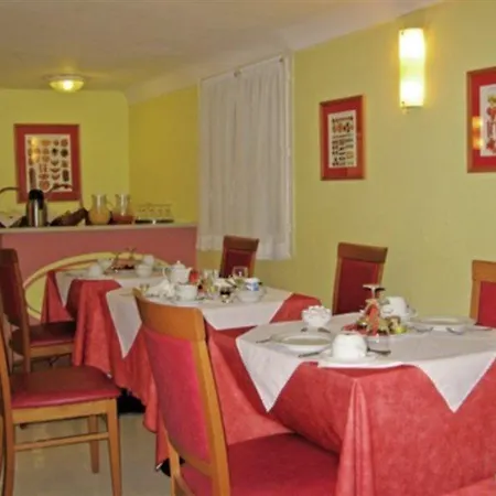 Les Cigales 3* Nizza