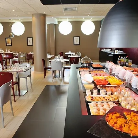 Ξενοδοχείο Campanile Aeroport 3*