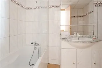 Ajoupa Отель Ницца
