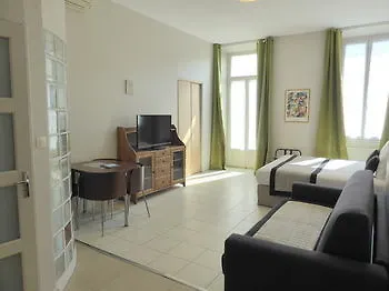 Ajoupa 2*