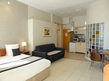 Ajoupa Hotel 2*