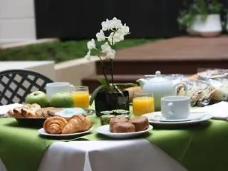 Du Petit Louvre Hotel Niza