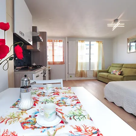 Blue Lagon Five Stars House Apartament Nicea
