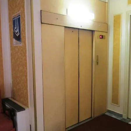 Busby Hotel Nice