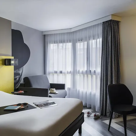 Ibis Styles Centre Port 3*