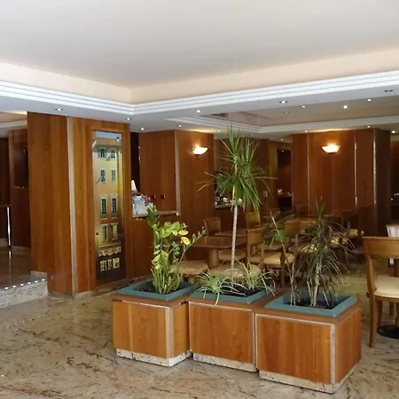 Hotel Massenet 3*