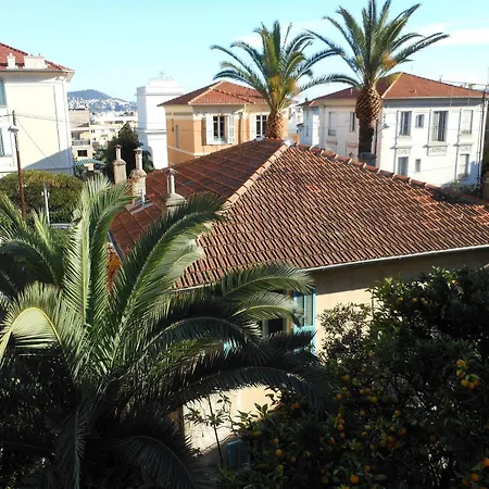 Les Cygnes Hotel
