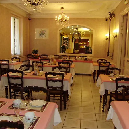 Busby Hotel 3*